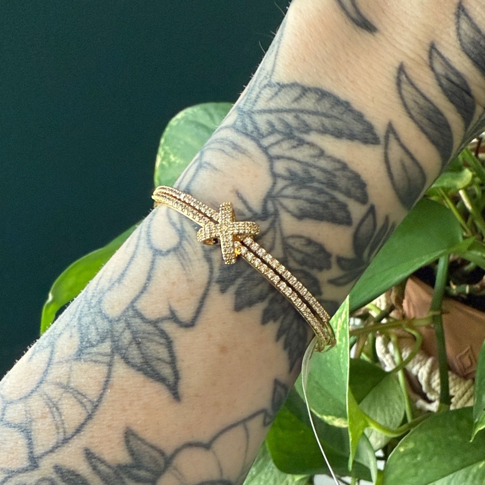 Elegant Gold Bracelet
